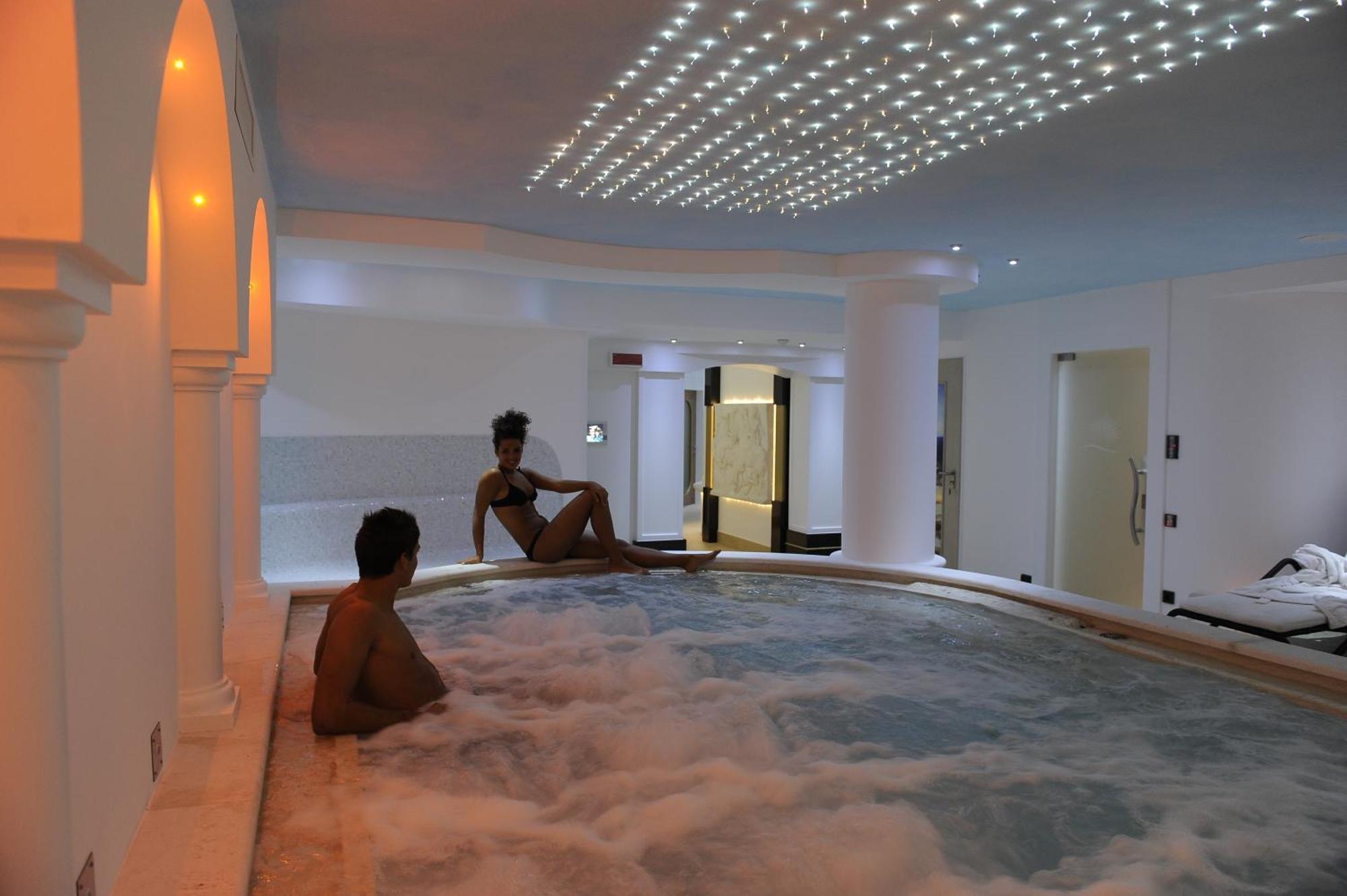 Parc Hotel Flora S Riva del Garda Ngoại thất bức ảnh