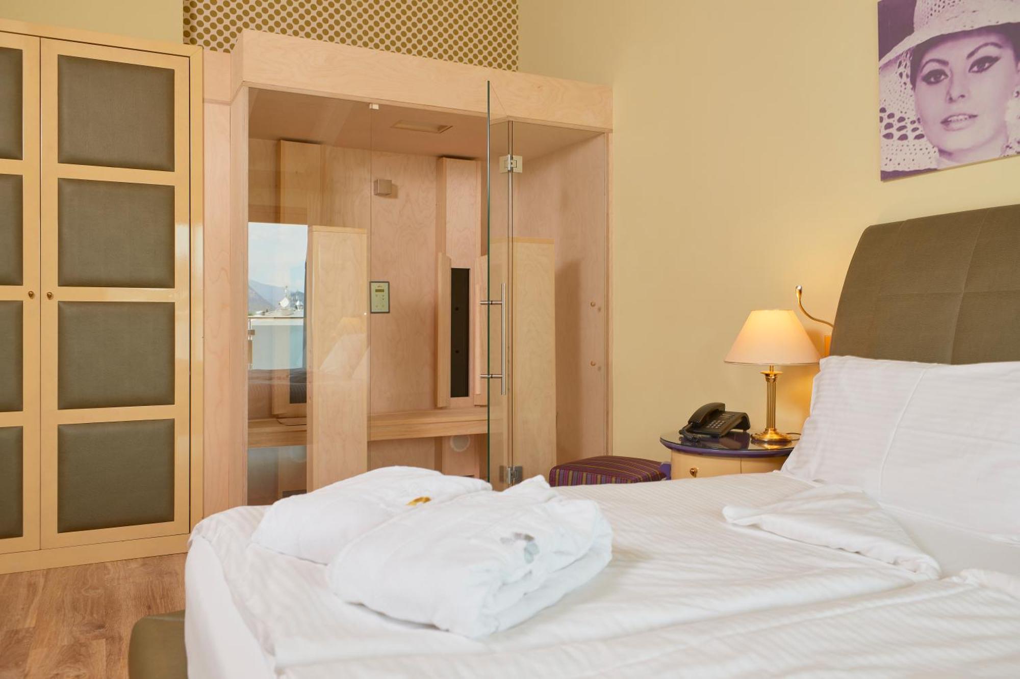 Parc Hotel Flora S Riva del Garda Ngoại thất bức ảnh