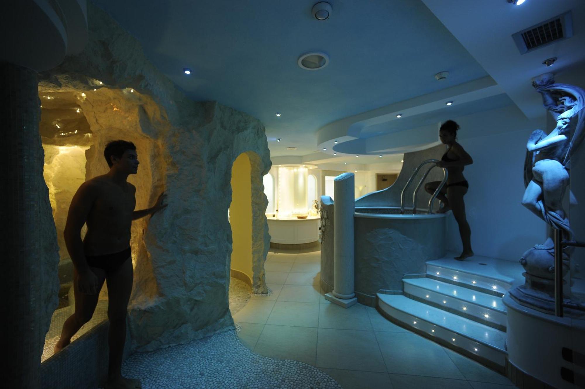 Parc Hotel Flora S Riva del Garda Ngoại thất bức ảnh