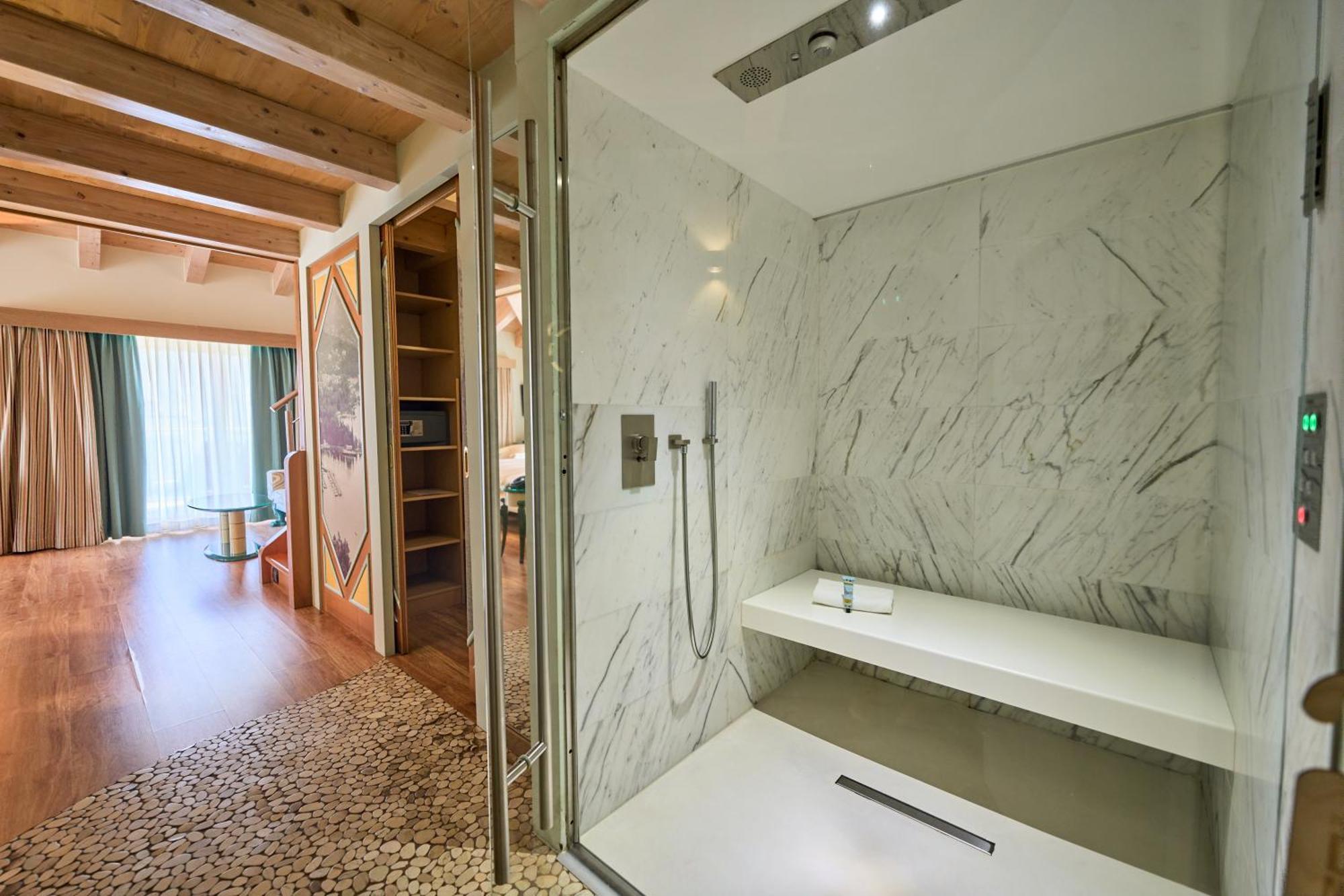 Parc Hotel Flora S Riva del Garda Ngoại thất bức ảnh