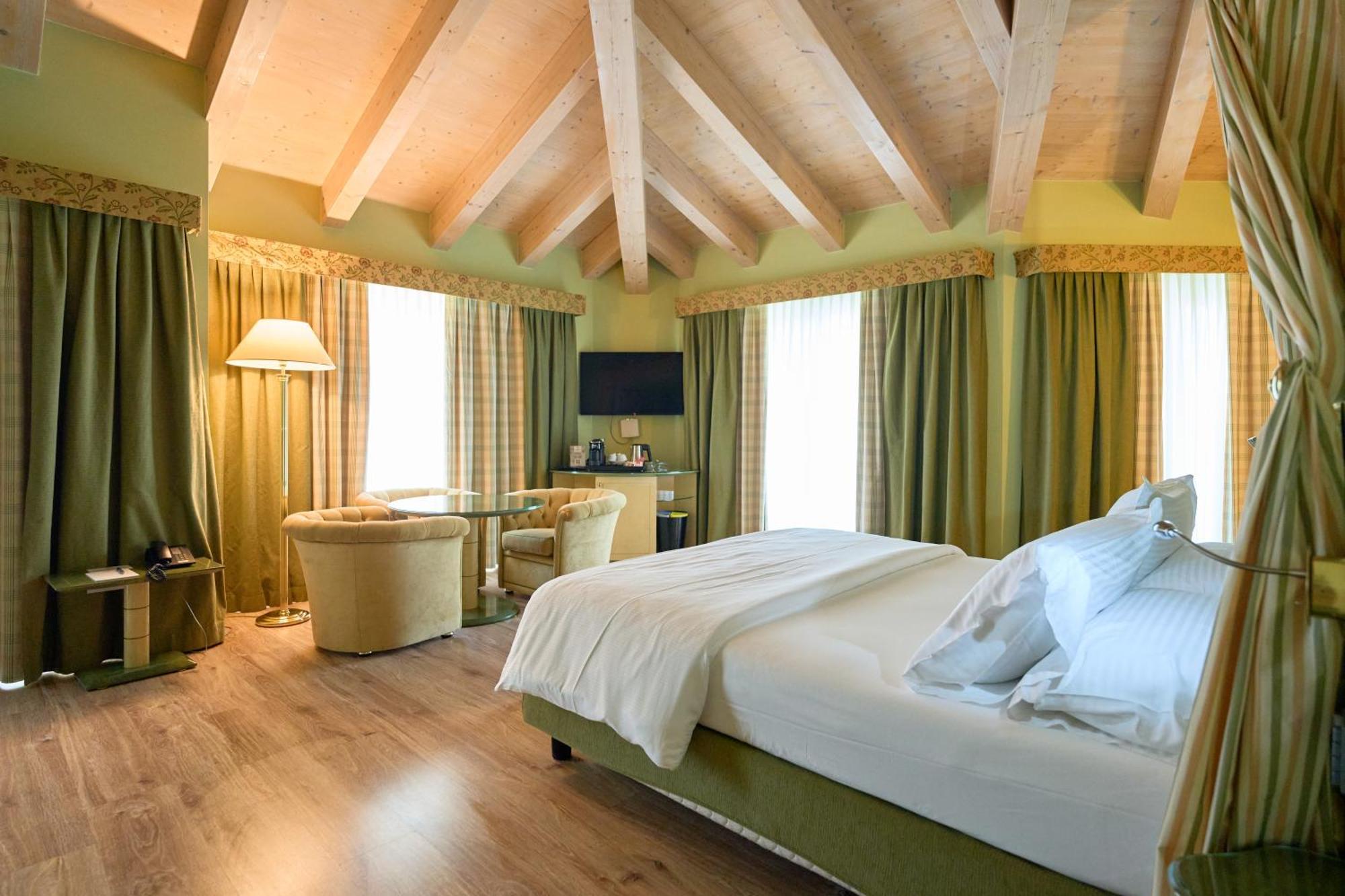 Parc Hotel Flora S Riva del Garda Ngoại thất bức ảnh