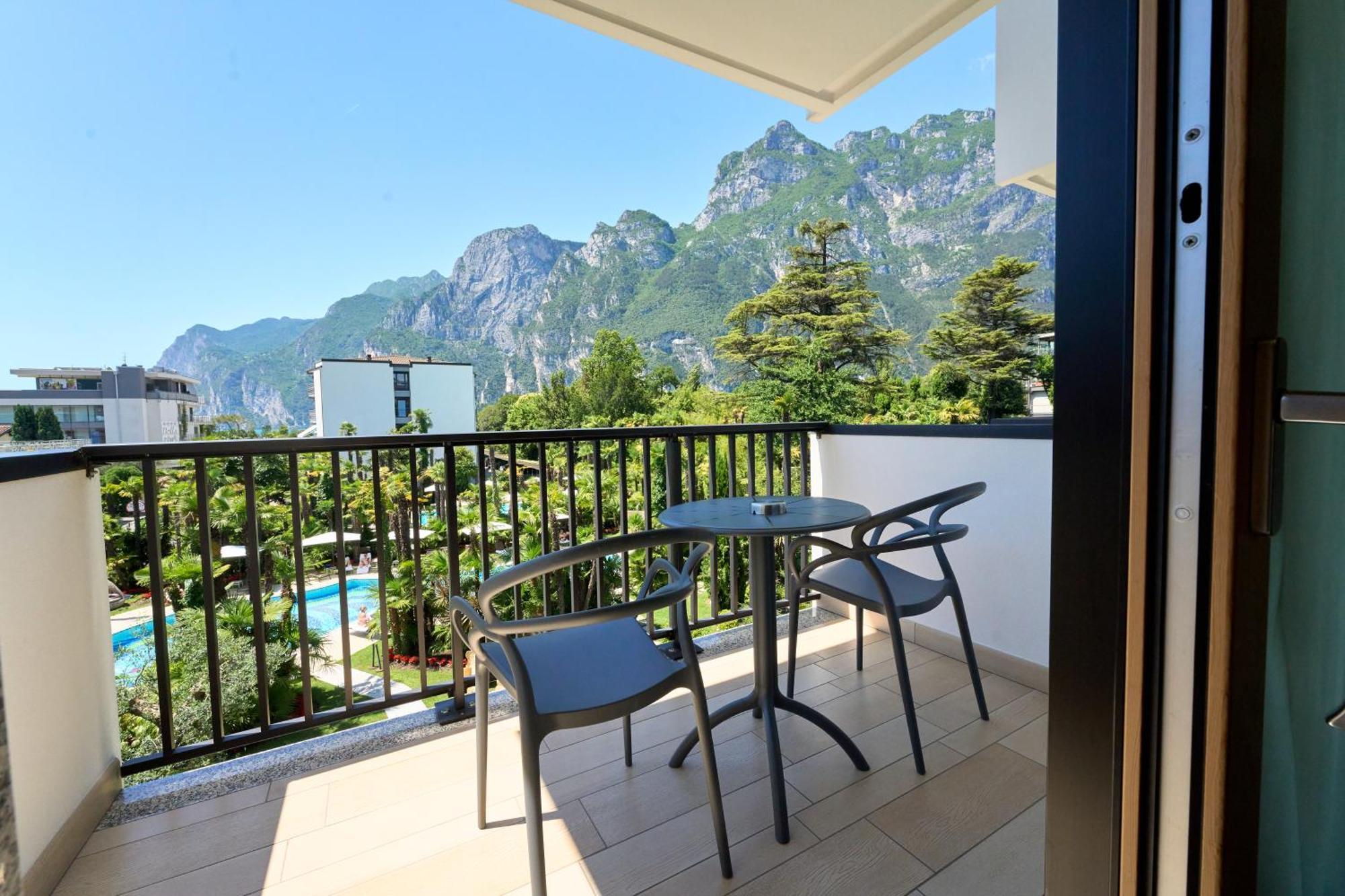 Parc Hotel Flora S Riva del Garda Ngoại thất bức ảnh