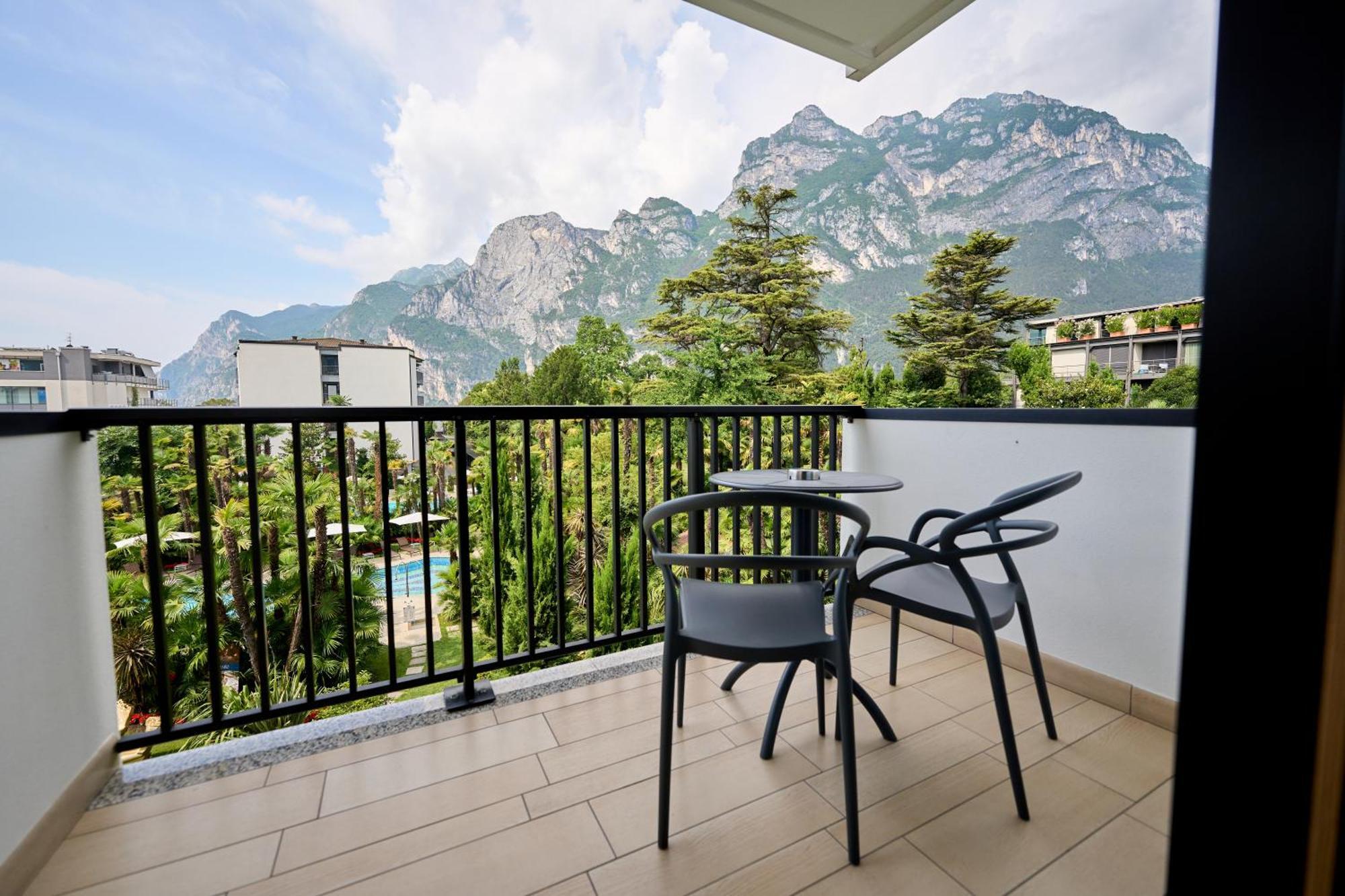 Parc Hotel Flora S Riva del Garda Ngoại thất bức ảnh