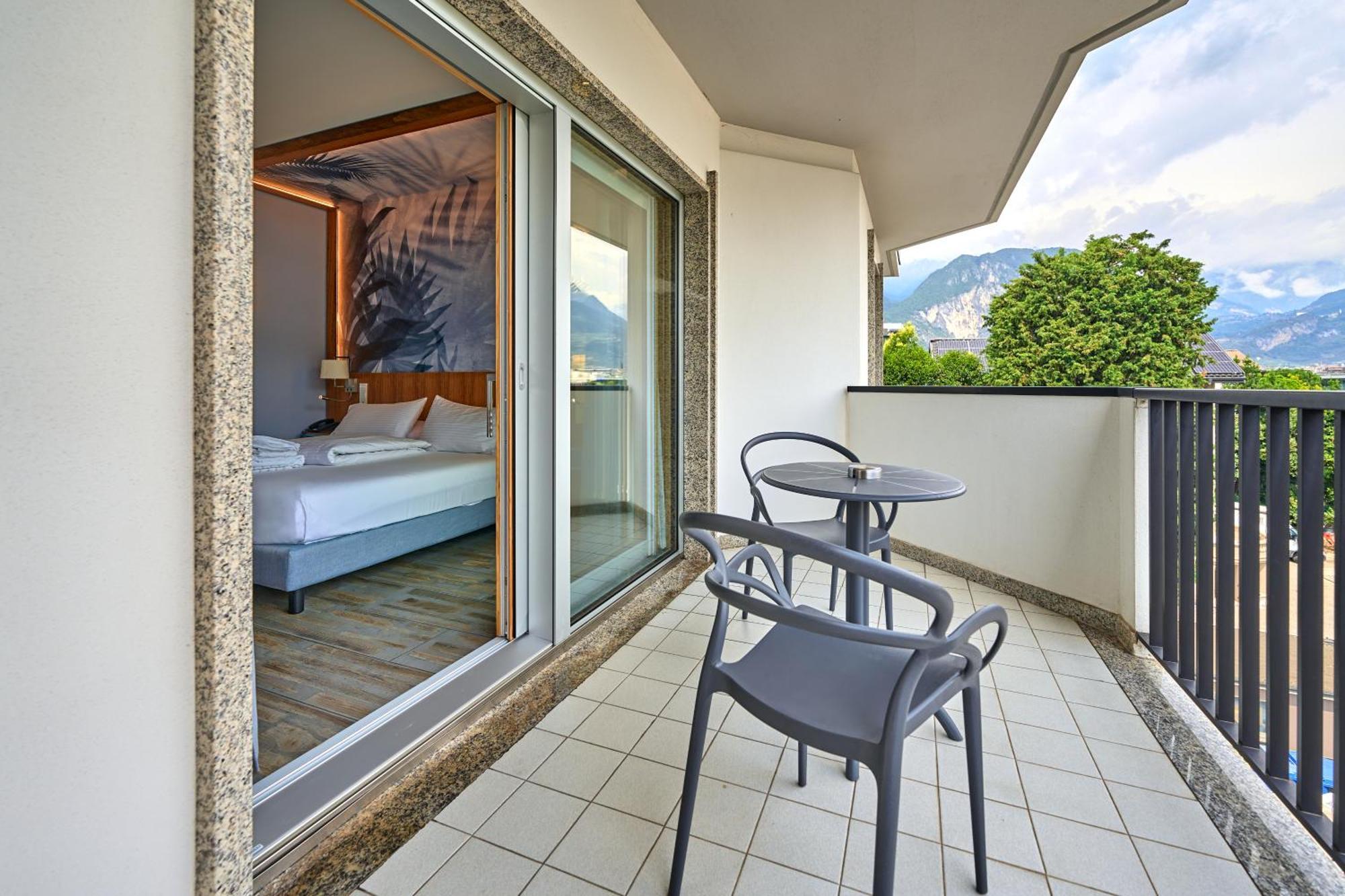 Parc Hotel Flora S Riva del Garda Ngoại thất bức ảnh