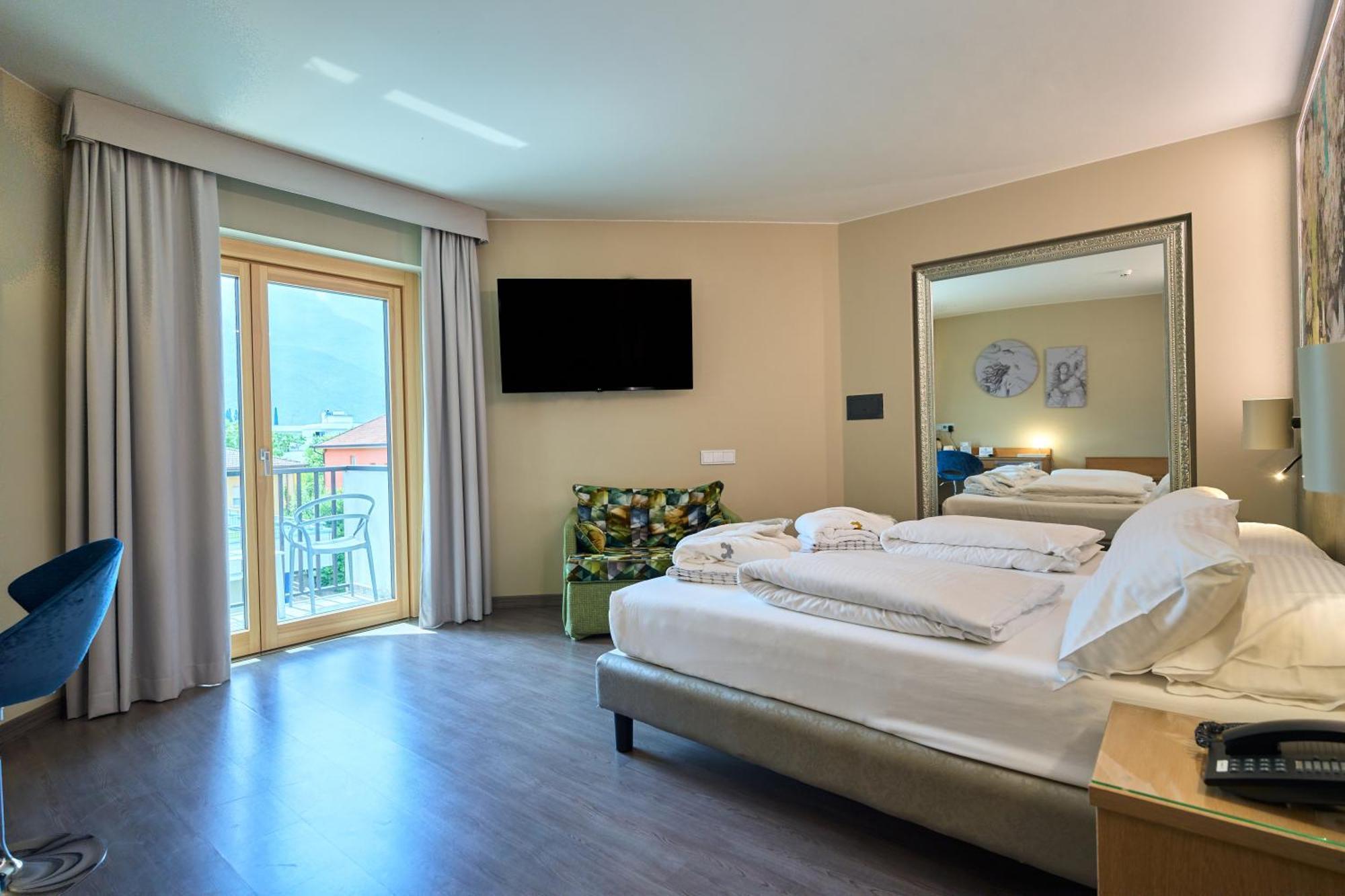 Parc Hotel Flora S Riva del Garda Ngoại thất bức ảnh