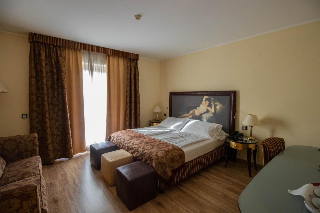 Parc Hotel Flora S Riva del Garda Ngoại thất bức ảnh